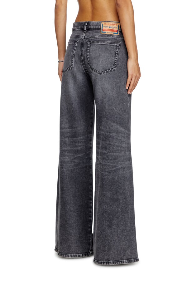 Diesel flare jeans 1978 d-akemi 0clbg Venta caliente