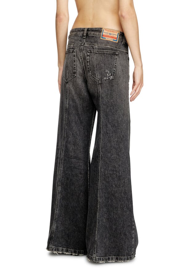 Diesel flare jeans d-akii 007z2 En oferta