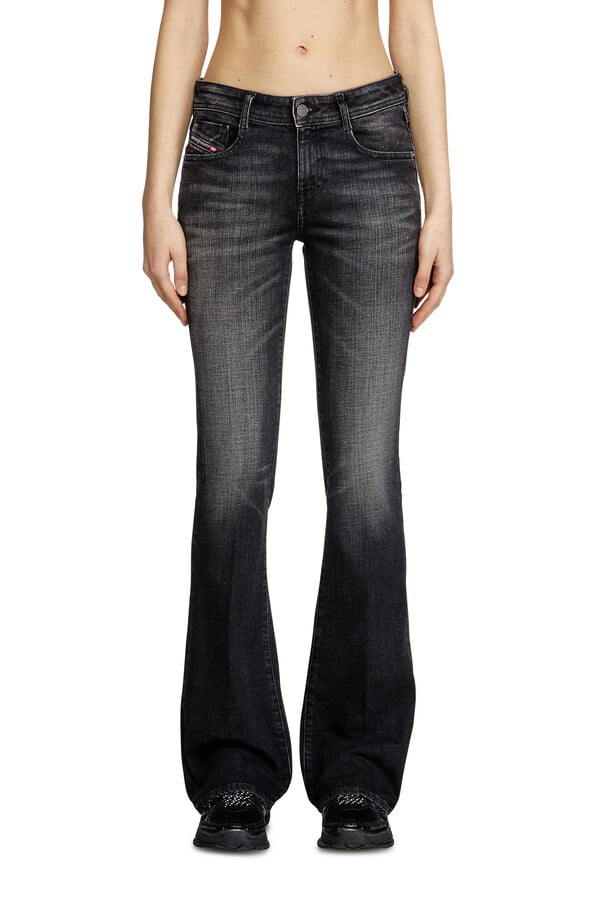 Diesel bootcut jeans 1969 d-ebbey 09k99 Solo queda un día
