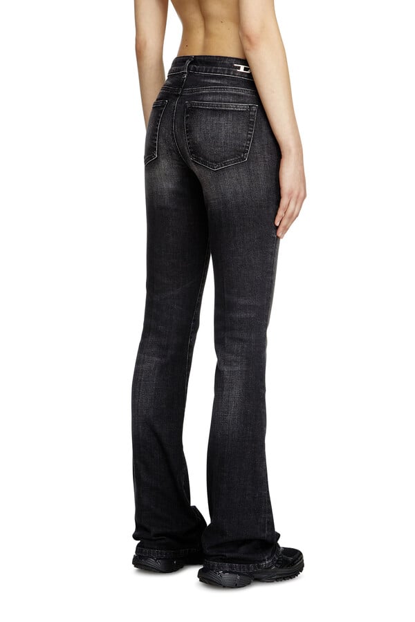 Diesel bootcut jeans 1969 d-ebbey 09k99 Solo queda un día